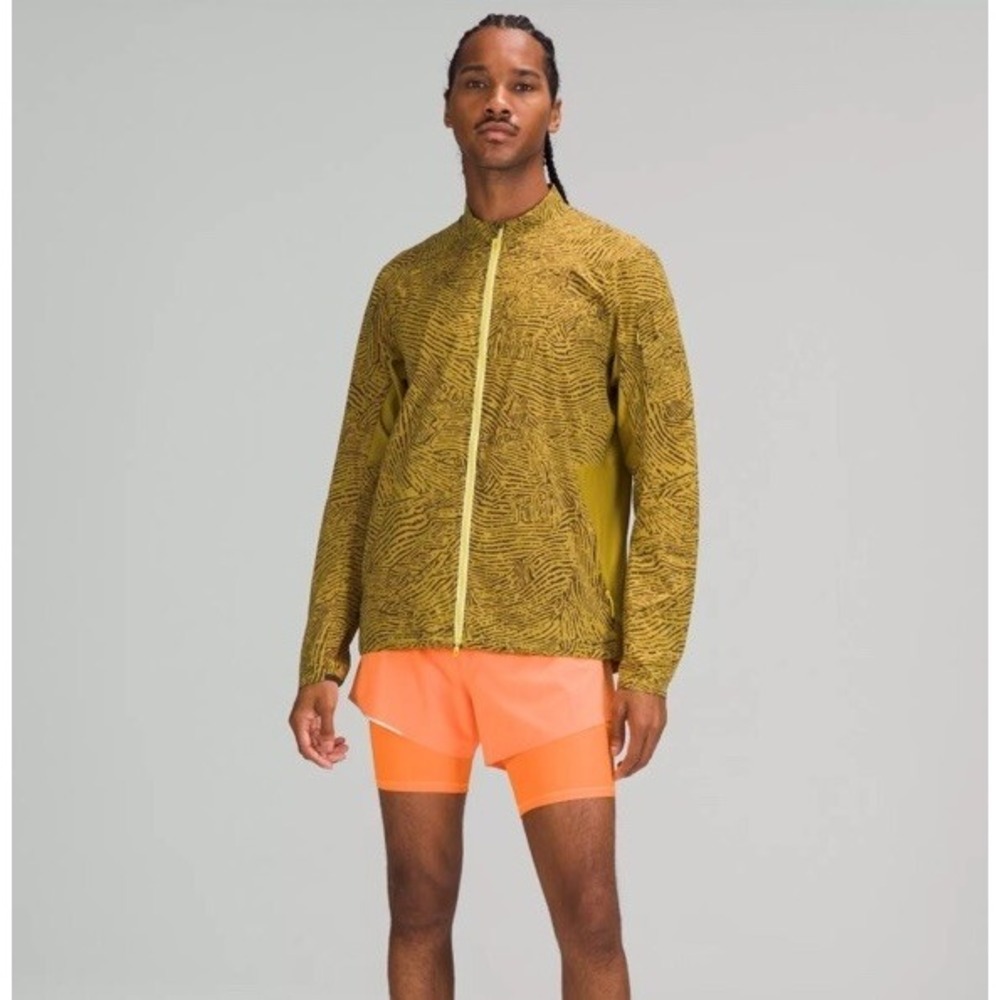 Lululemon Jacket Men's Large Seawheeze Fast Free Reflective Running Yellow